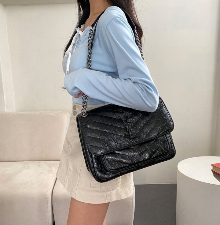 입생로랑 니키백 미듐 블랙 국내배송