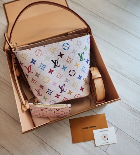 루이비통 올인 BB 화이트 국내배송