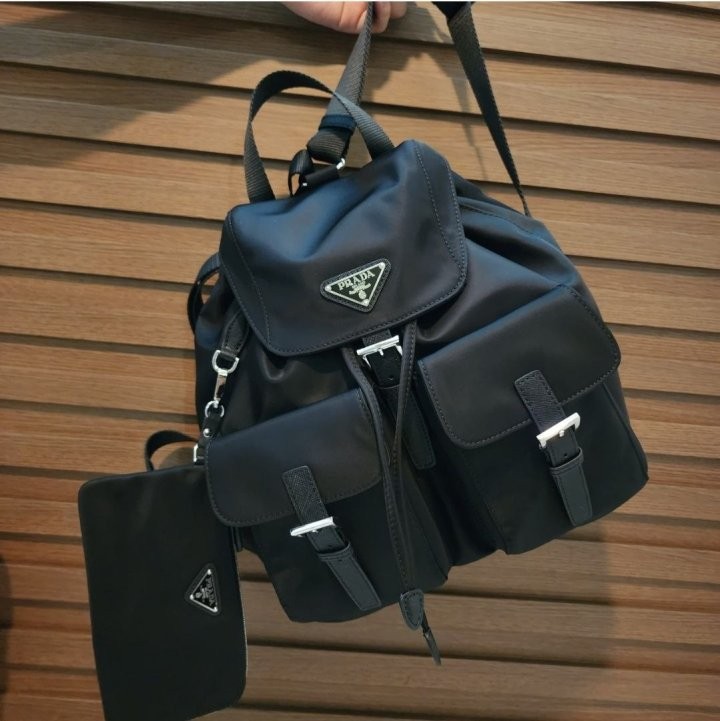프라다 백팩 국내배송