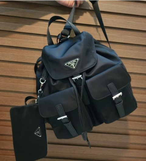 프라다 백팩 국내배송