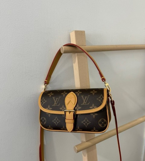 루이비통 나노 다이앤 미니백 국내배송