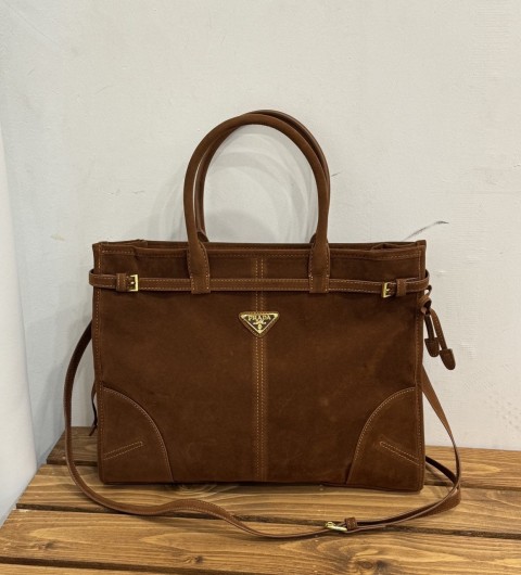 프라다 스웨이드 토트백  국내배송