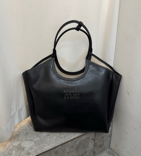 미우미우 아이비 가죽백 국내배송