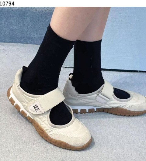 미우미우 수입프리미엄급 타이어 기능성 소재 및 스웨이드 발레리나 신상 국내배송