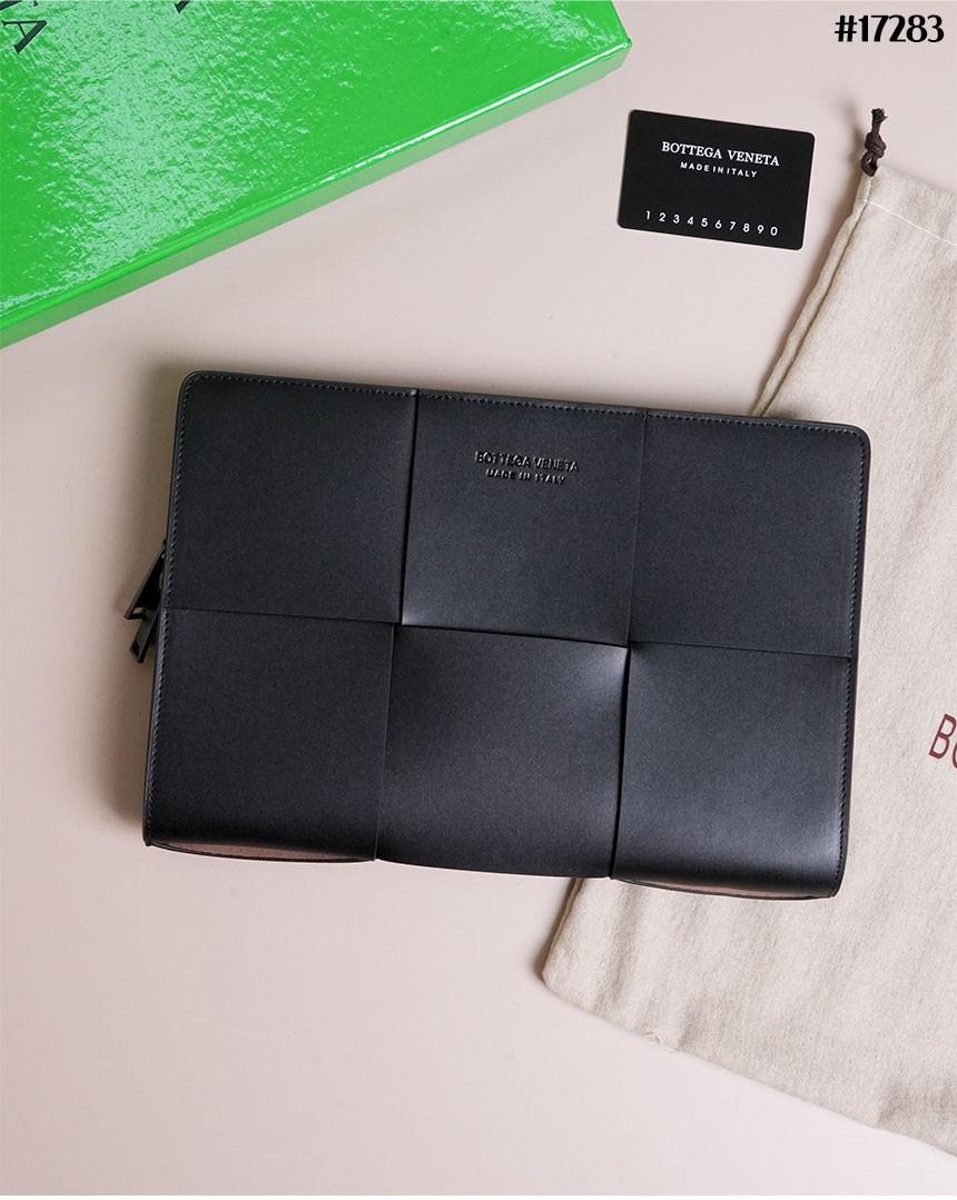 보테가베네타 맥시 인트레치아토 레더 클러치 백 국내배송