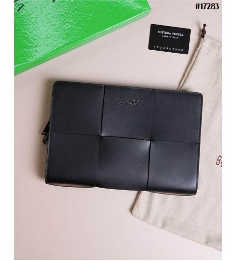 보테가베네타 맥시 인트레치아토 레더 클러치 백 국내배송