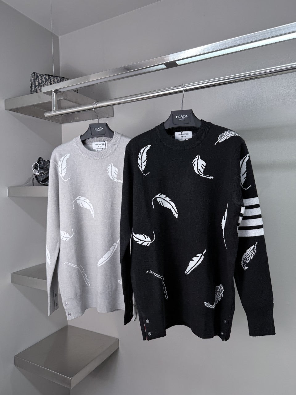 톰브라운 페더 인타르시아 릴렉스 핏 크루넥 풀오버 국내배송