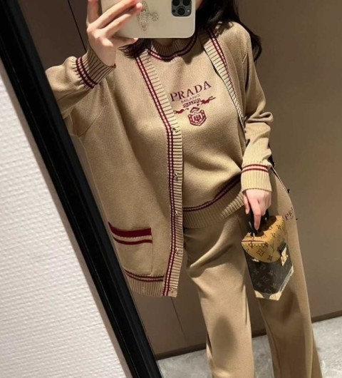 프라다 가디건 조끼 바지세트 국내배송