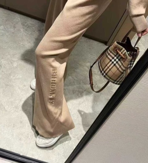 버버리 가디건 바지세트 국내배송