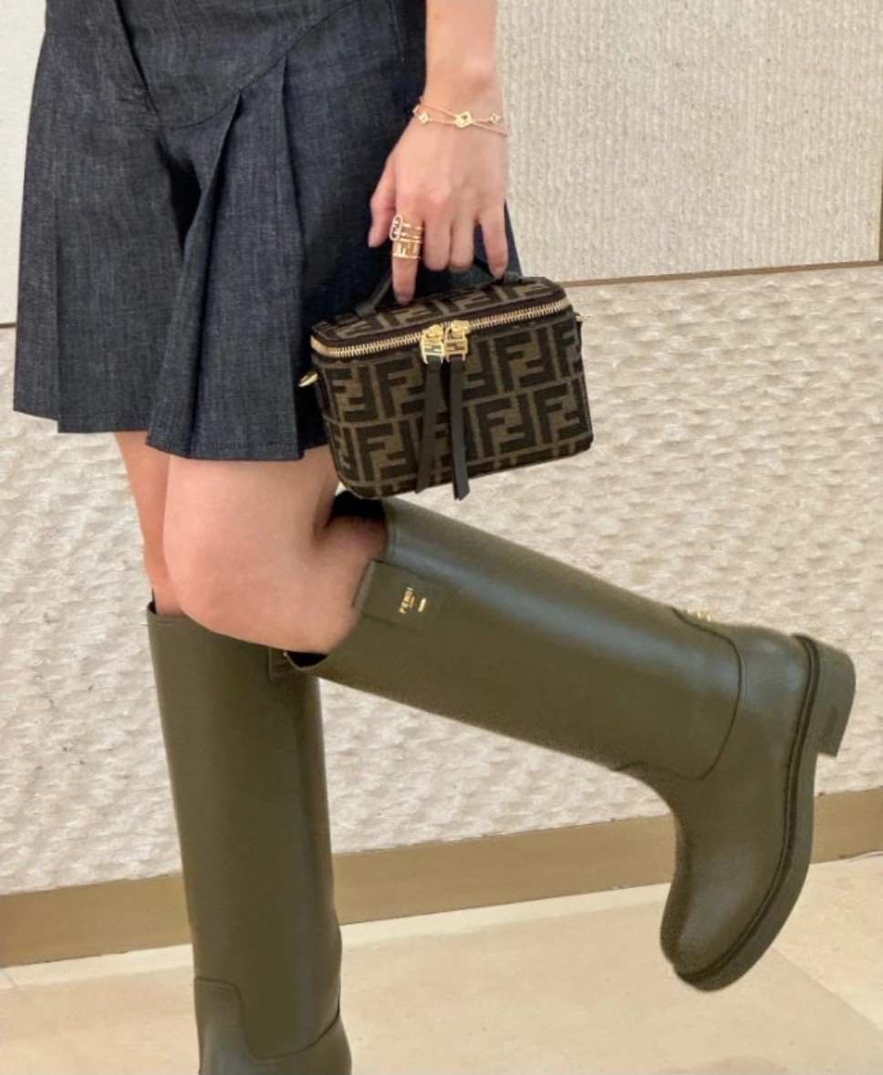 펜디 배니티 FF 패턴 탑 핸들 미니 백 국내배송