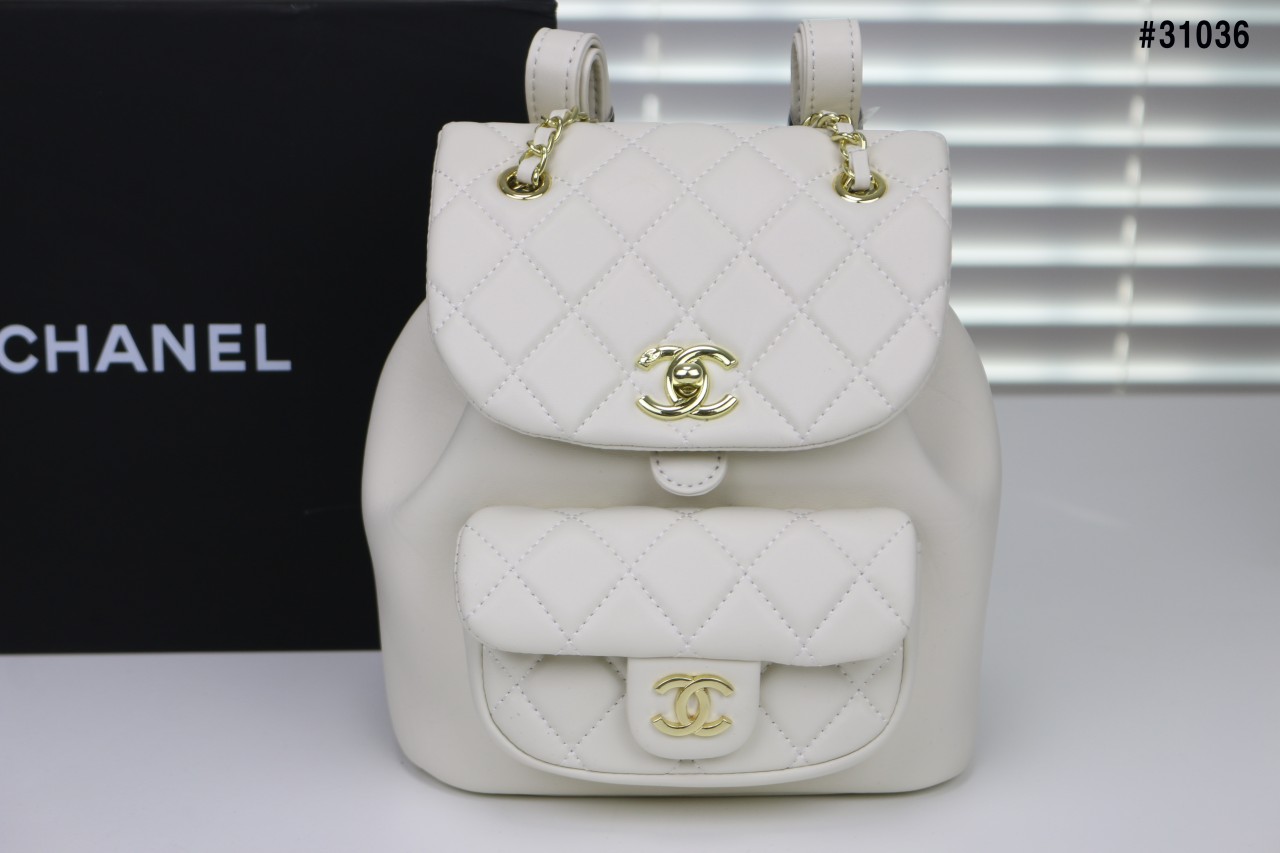 샤넬 24SS 듀마 백팩 원포켓 스몰 카프스킨 화이트 국내배송