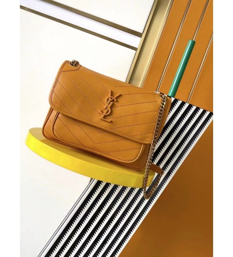 TT 810 입생로랑 가방 해외배송