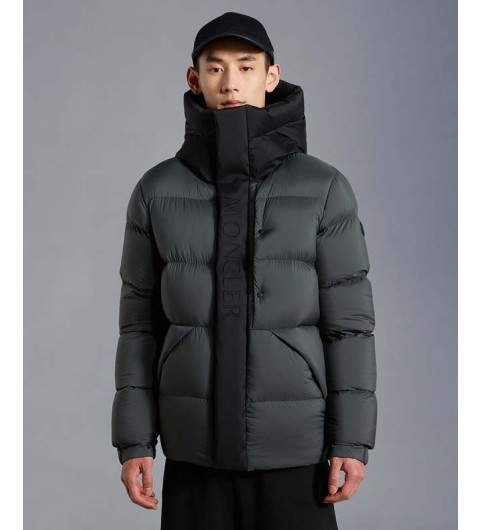 몽클레어 마데이라 다운 패딩 재킷  국내배송