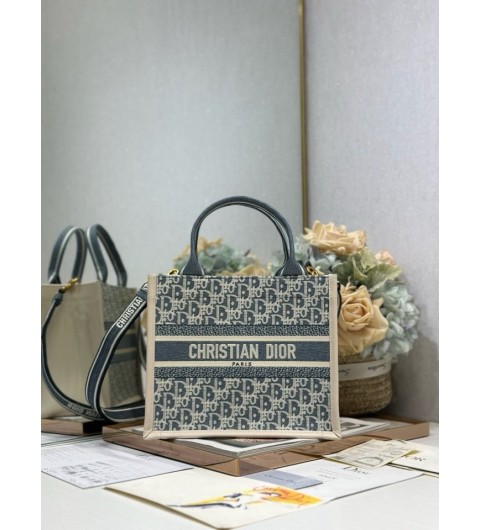 크리스찬디올 북토트 블루라떼 스몰 국내배송