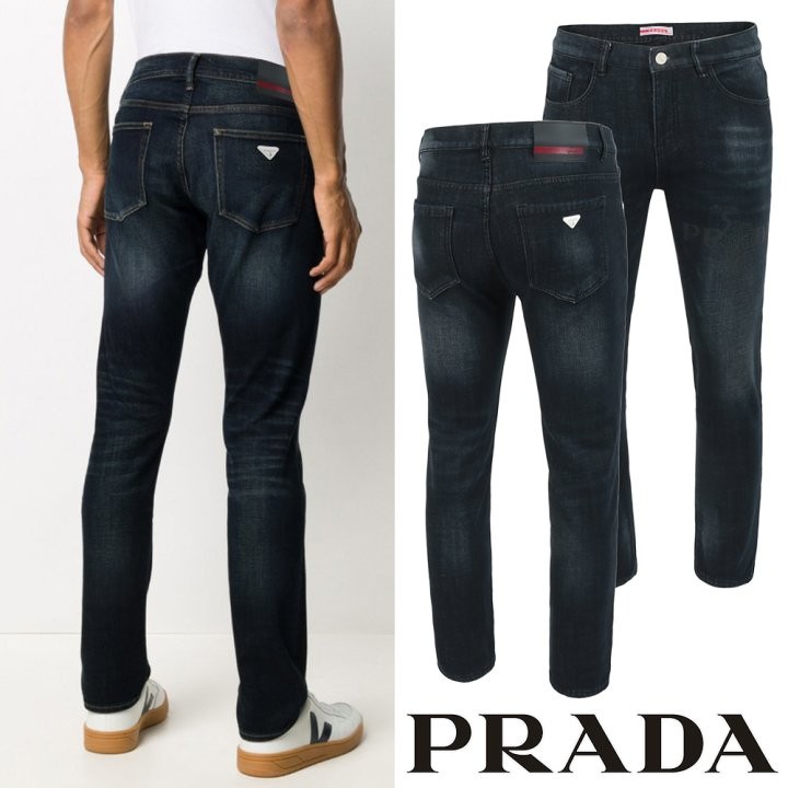 프라다 26SS. 화이트 트라이앵글 진청 슬림진 국내배송