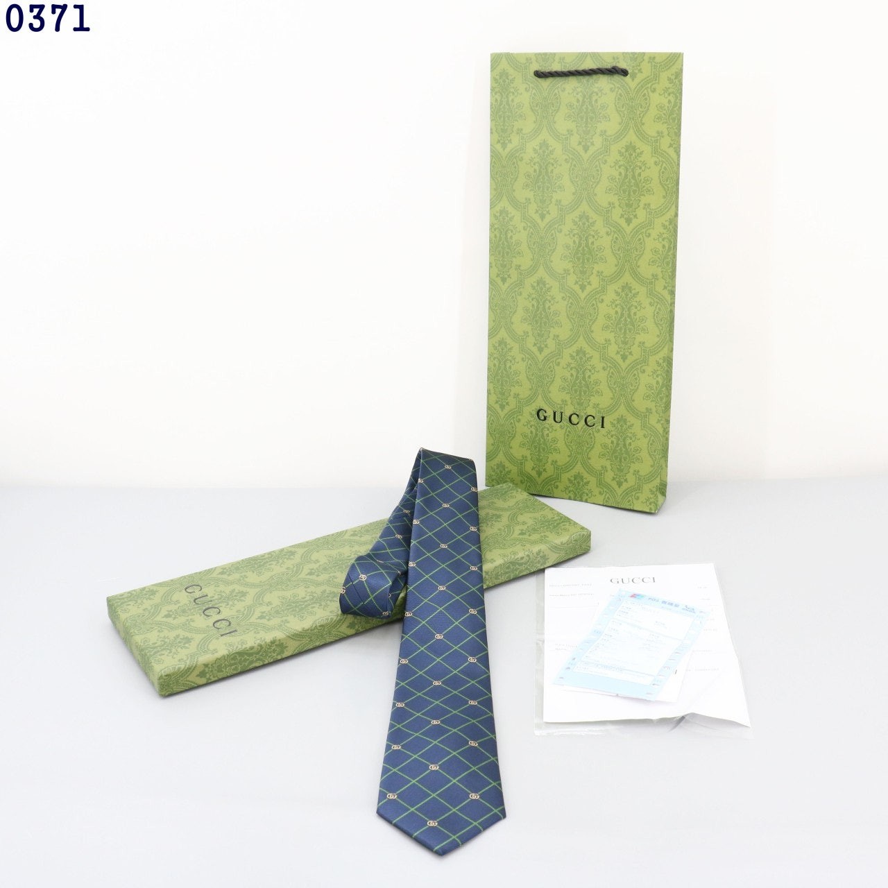구찌 GG로고 라인 체크 넥타이 국내배송