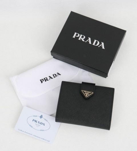 프라다 사피아노 반지갑 국내배송
