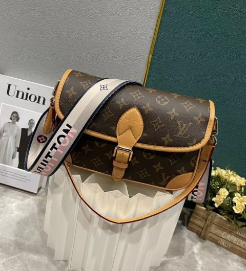 루이비통 다이앤 모노 국내배송