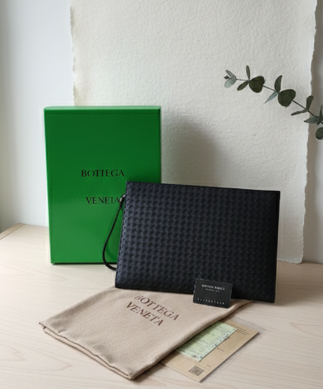 보테가  수입 인트레치아토 미디엄 도큐먼트 케이스 클러치 국내배송