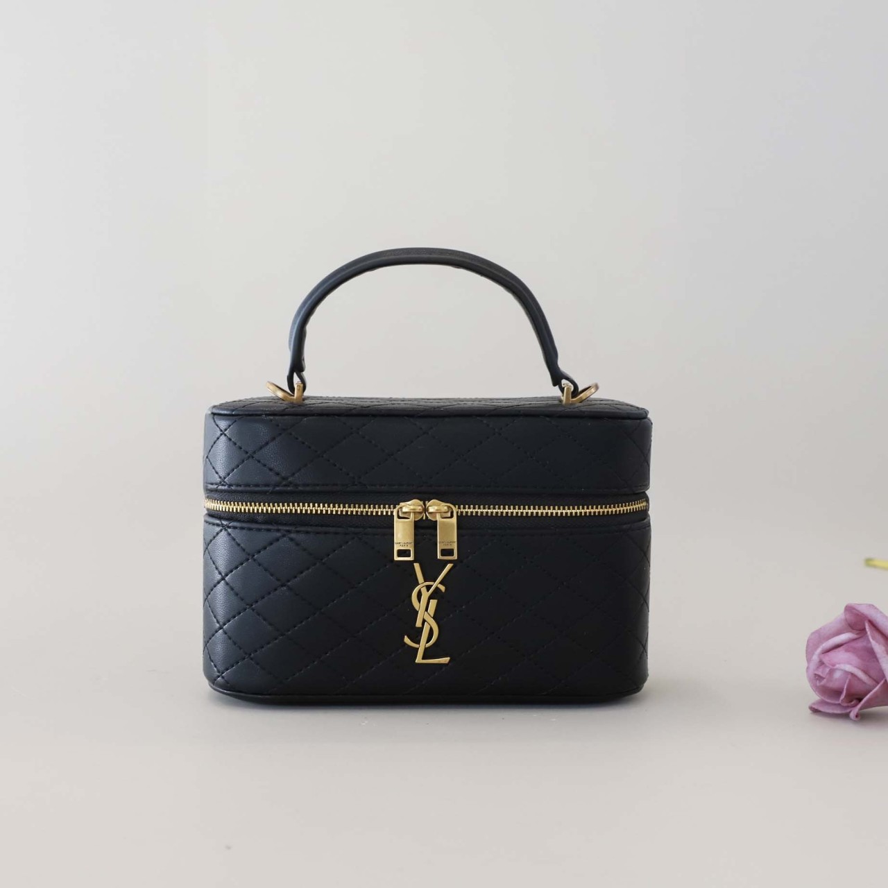 입생로랑 수입 GABY 베니티 백 -블랙- 국내배송