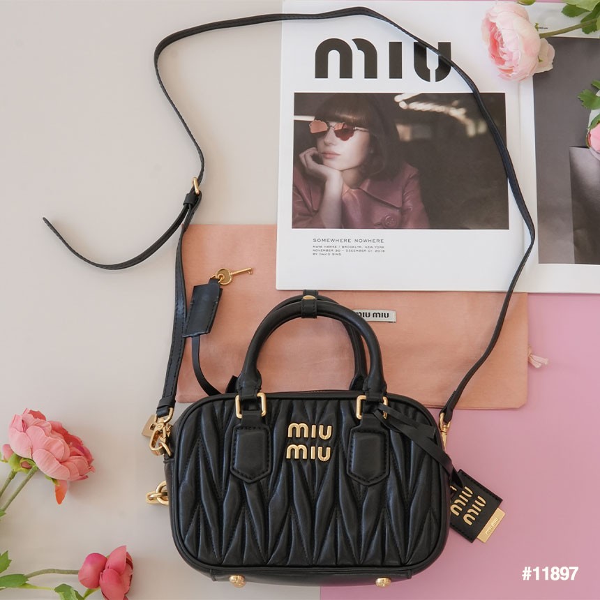 미우미우 마테라쎄 나파 가죽 탑 핸들 장원영 백 국내배송