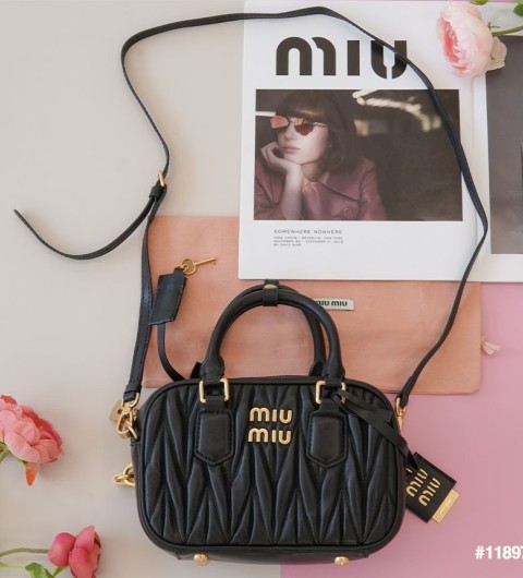 미우미우 마테라쎄 나파 가죽 탑 핸들 장원영 백 국내배송