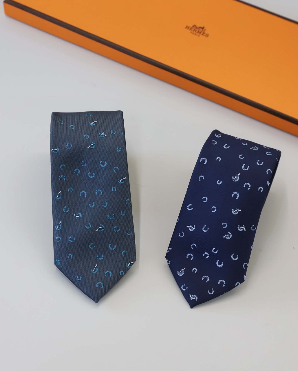 에르메스 [ HRMS ] 수입 Out of the box 타이 입고 국내배송