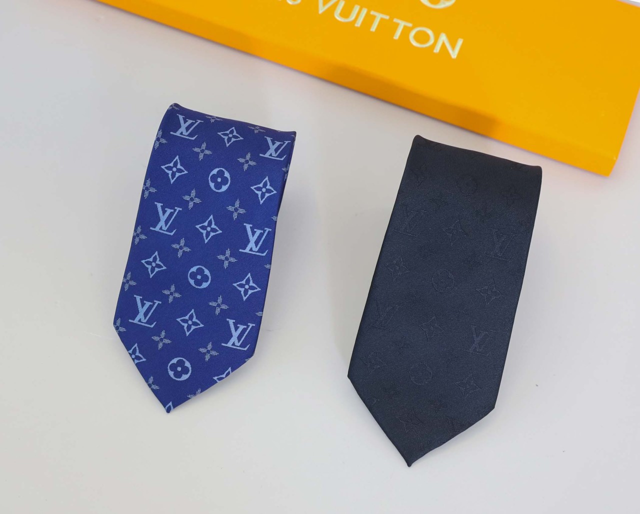 루이비통 [ L.V ] 수입 LV 듀얼 타이 입고 국내배송