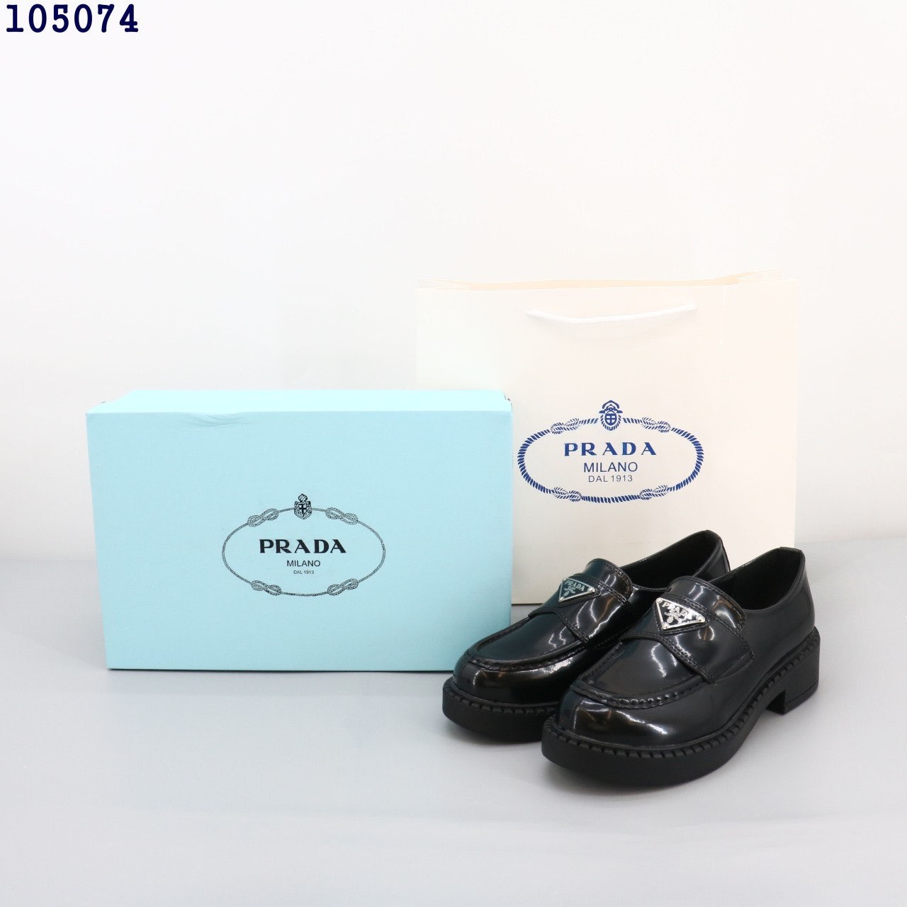 프라다  여성 로퍼 초콜릿 브러쉬드 유광 페이던트 국내배송