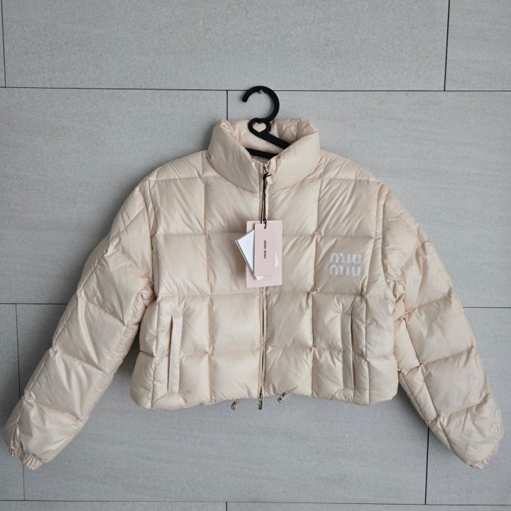 미우미우 크롭 숏패딩 자켓 ML957 국내배송